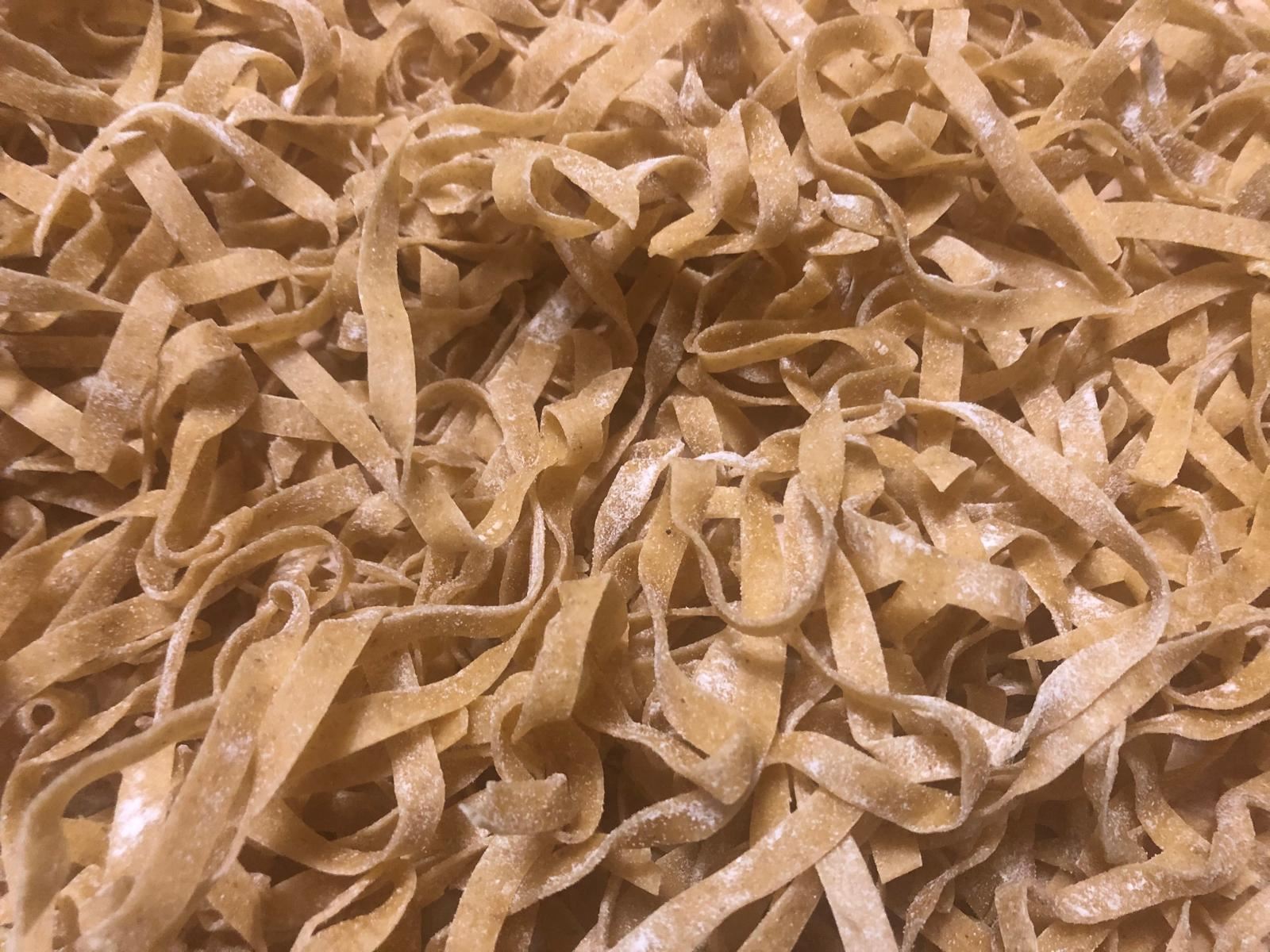 Tagliatelle stese ad asciugare
